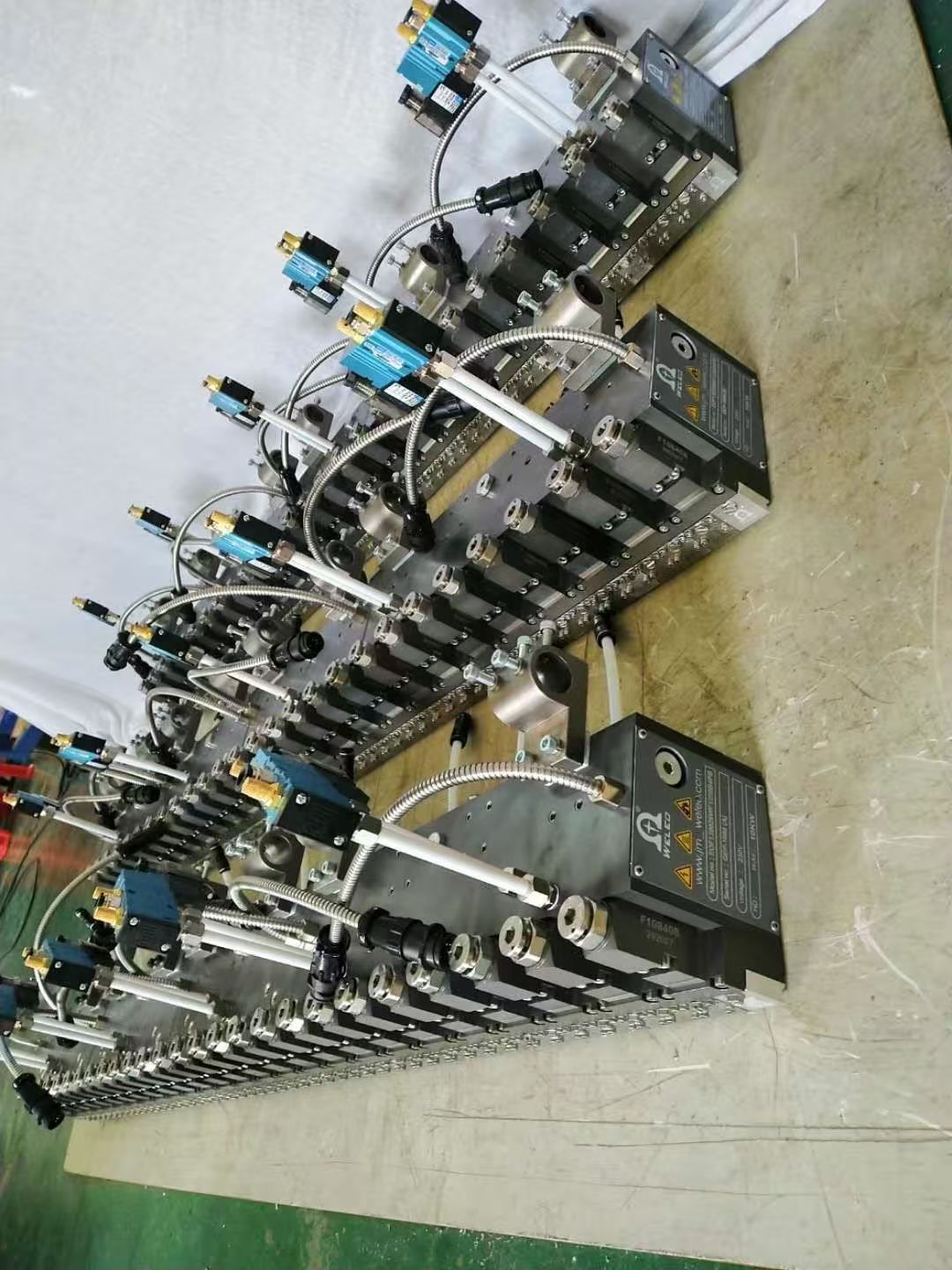 MF+EOF Continuous Spraying Non-contact Applicator